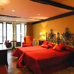 Santo Grial Hostel