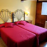 Santo Grial Hostel *