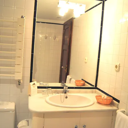 旅馆 Santo Grial 圣地亚哥－德孔波斯特拉