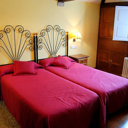 Santo Grial Hostel *