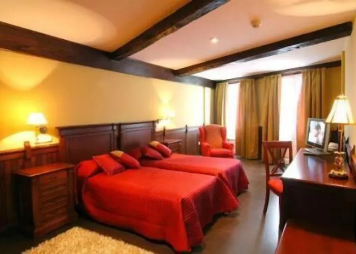 Santo Grial אכסניה *